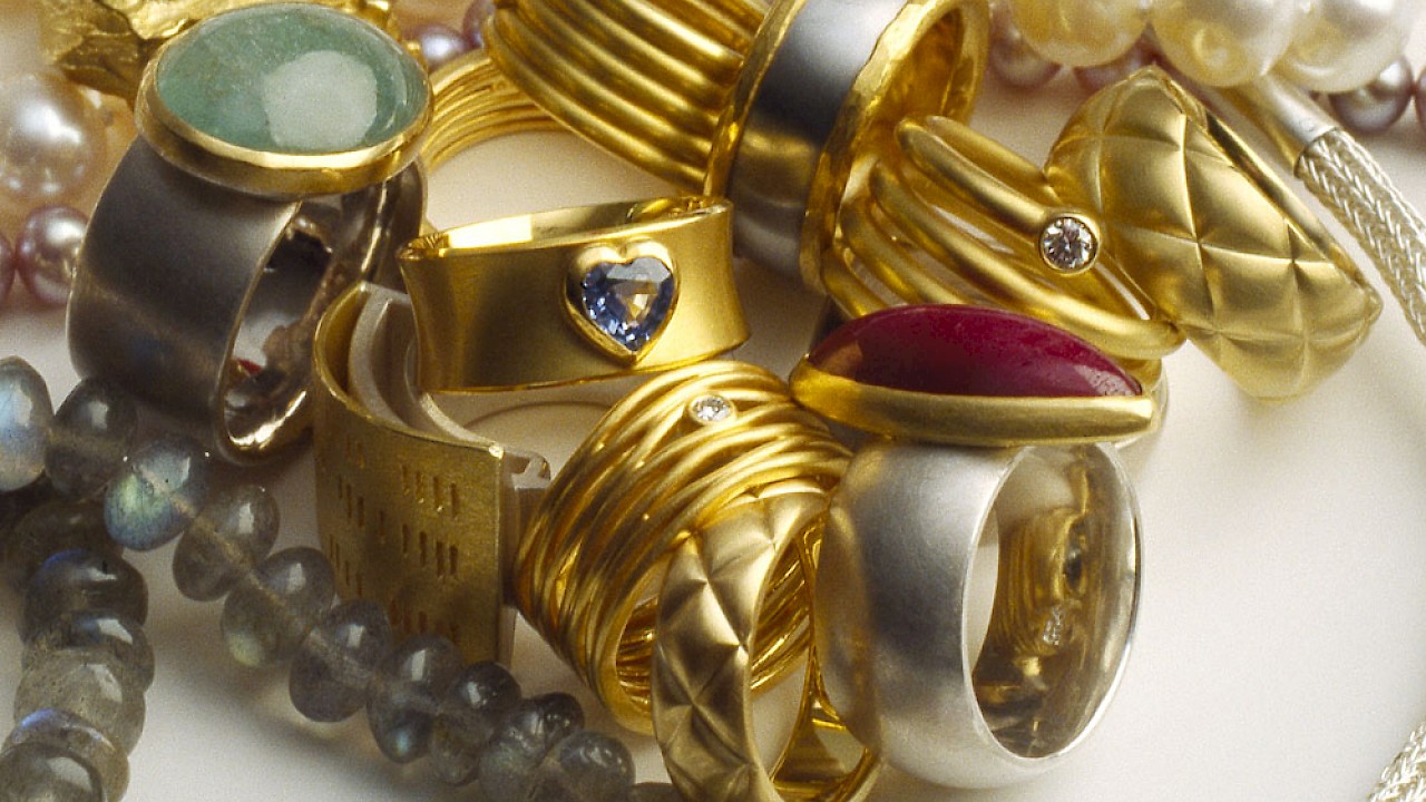 Schmuck aus Aquamarin, Safir, Rubin, Brillanten Labradorit, Perlen in Silber und Gold